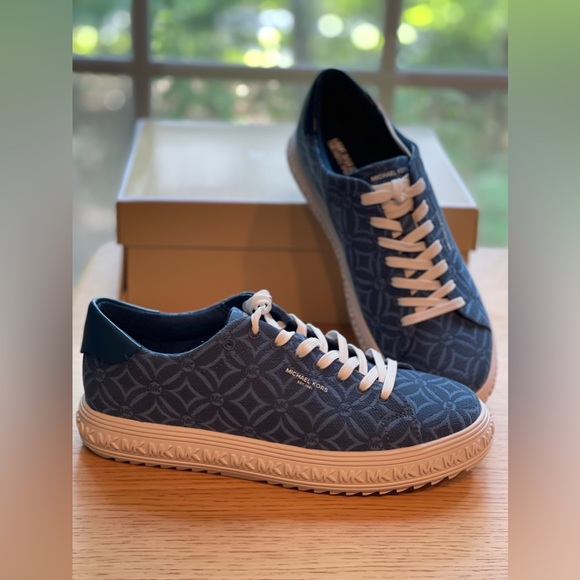 Michael Kors Blue Sneakers for women in a BOX size 8 - Picture 9 of 10